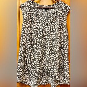 Women’s “Simply Vera: Vera Wang” Olive & Cream Print Elegant Tank Top